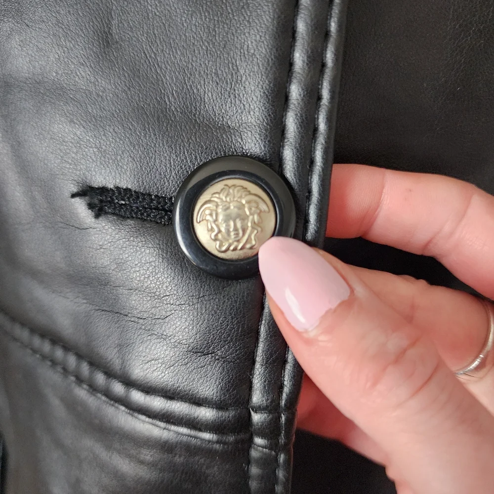 COLLECTION V x VINTAGE Leather‎ Trench Medusa head logo buttons in black leather